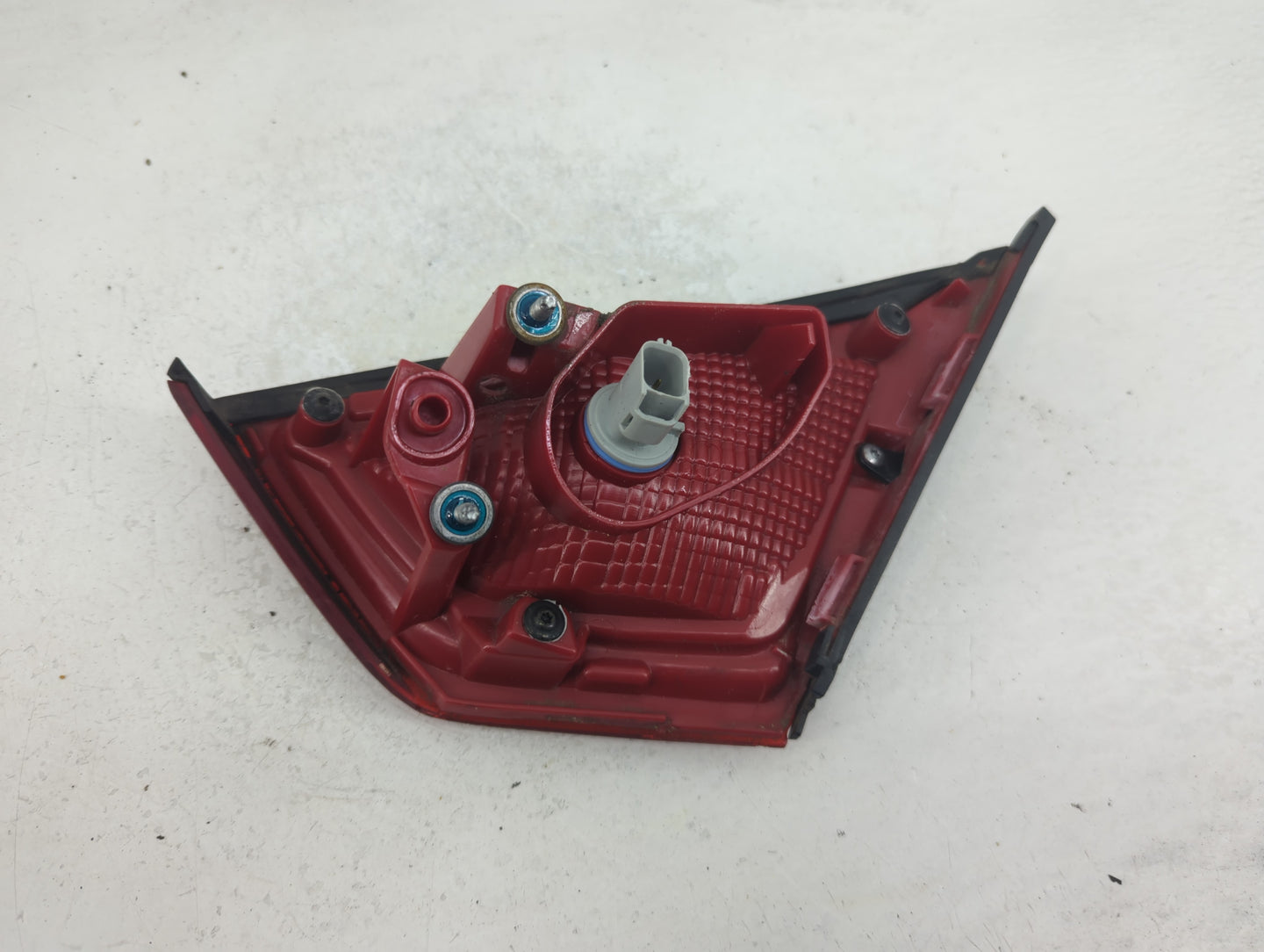 2014-2020 Chevrolet Impala Driver Left Side Deck Lid Mounted Tail Light - Oemusedautoparts1.com
