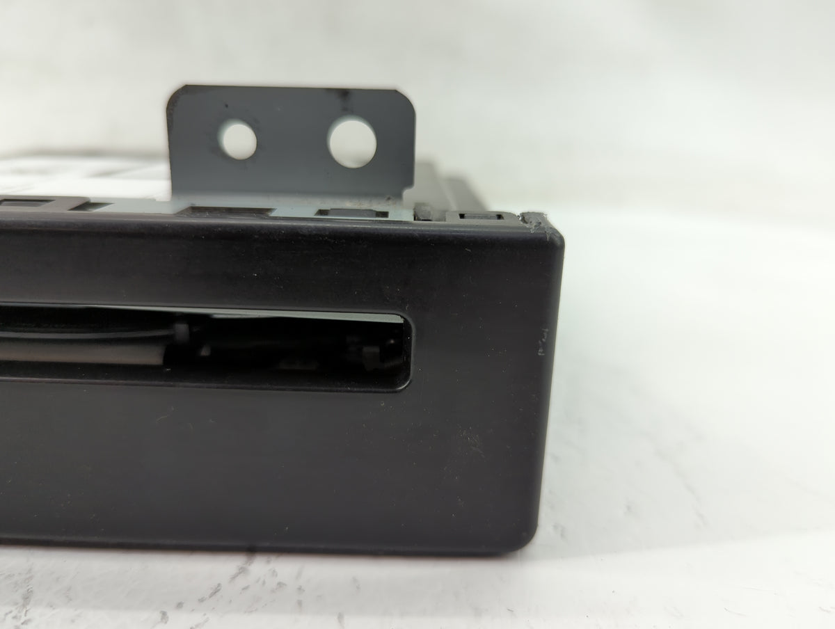 2014-2014 Chevrolet Impala Body Control Module Bcm Inner Cabin Fuse Box - Oemusedautoparts1.com