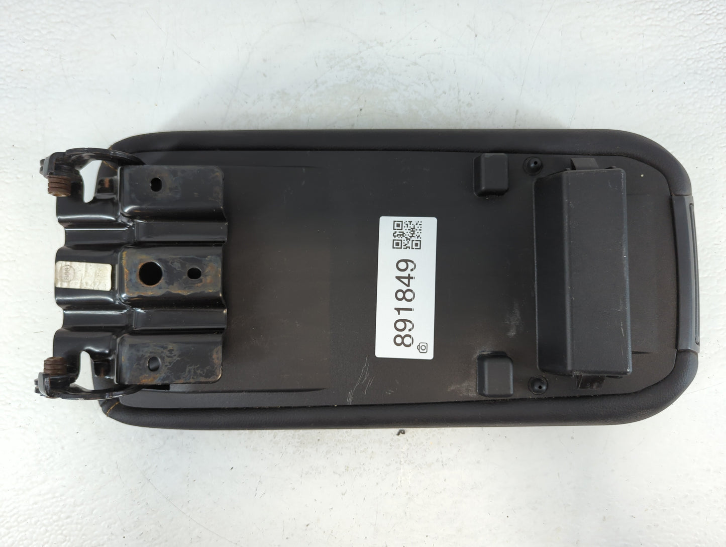 2014 Chevrolet Impala Center Floor Console Fits OEM Used Auto Parts - Oemusedautoparts1.com