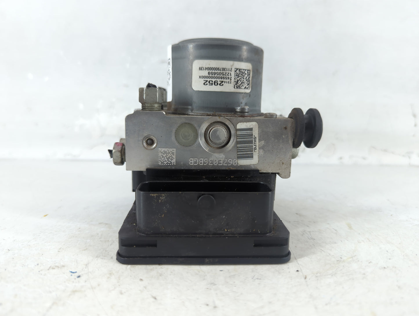 2014-2016 Chevrolet Impala ABS Pump Control Module Replacement P/N:23142952 Fits Fits 2014 2015 2016 OEM Used Auto Parts - O