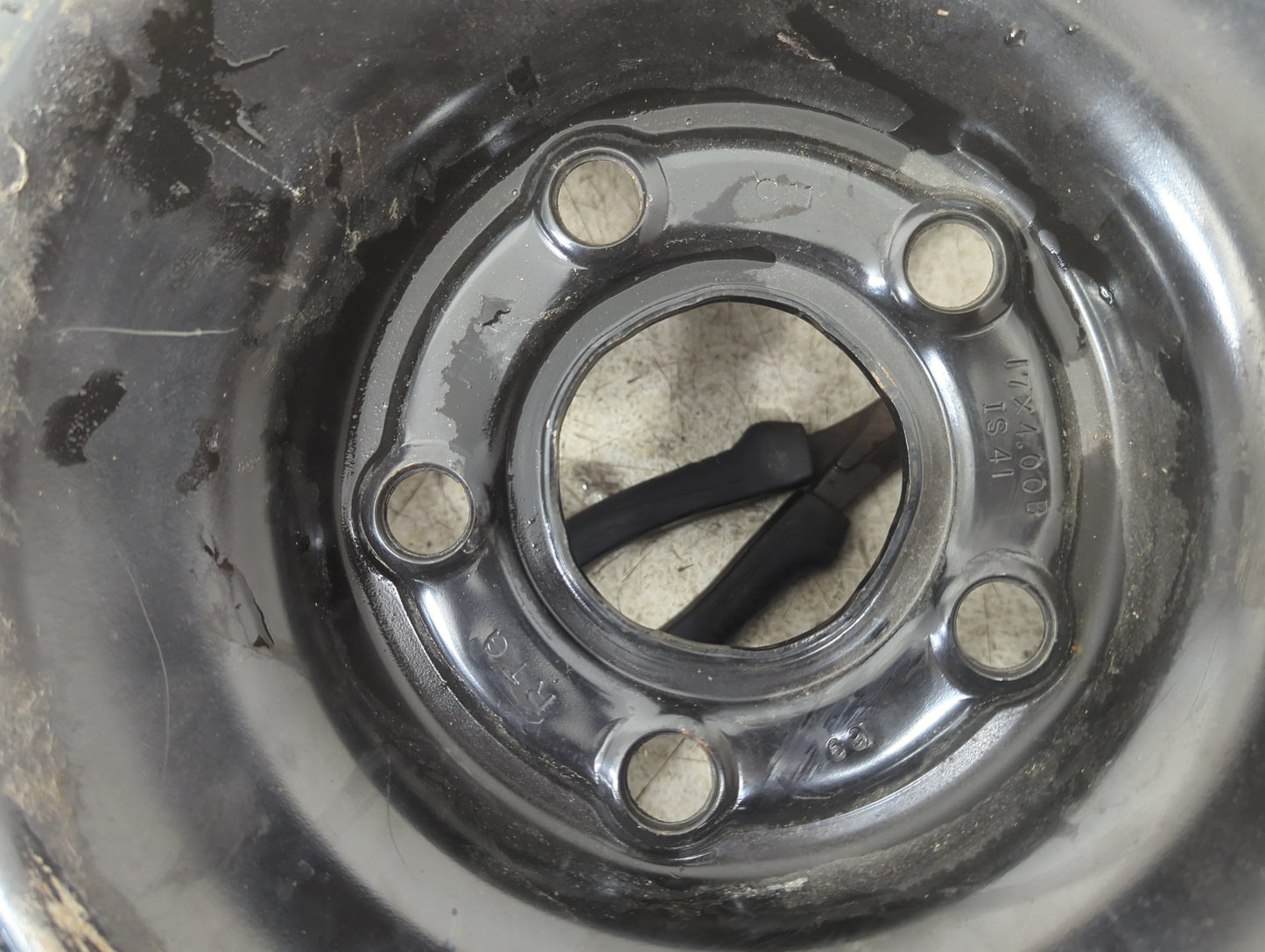 Chevrolet Impala Limited Spare Donut Tire Wheel Rim Oem 1129589 - Oemusedautoparts1.com