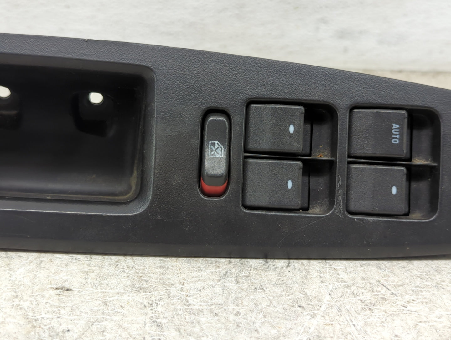 2014 Chevrolet Impala Limited Master Power Window Switch Replacement Driver Side Left Fits OEM Used Auto Parts - Oemusedauto