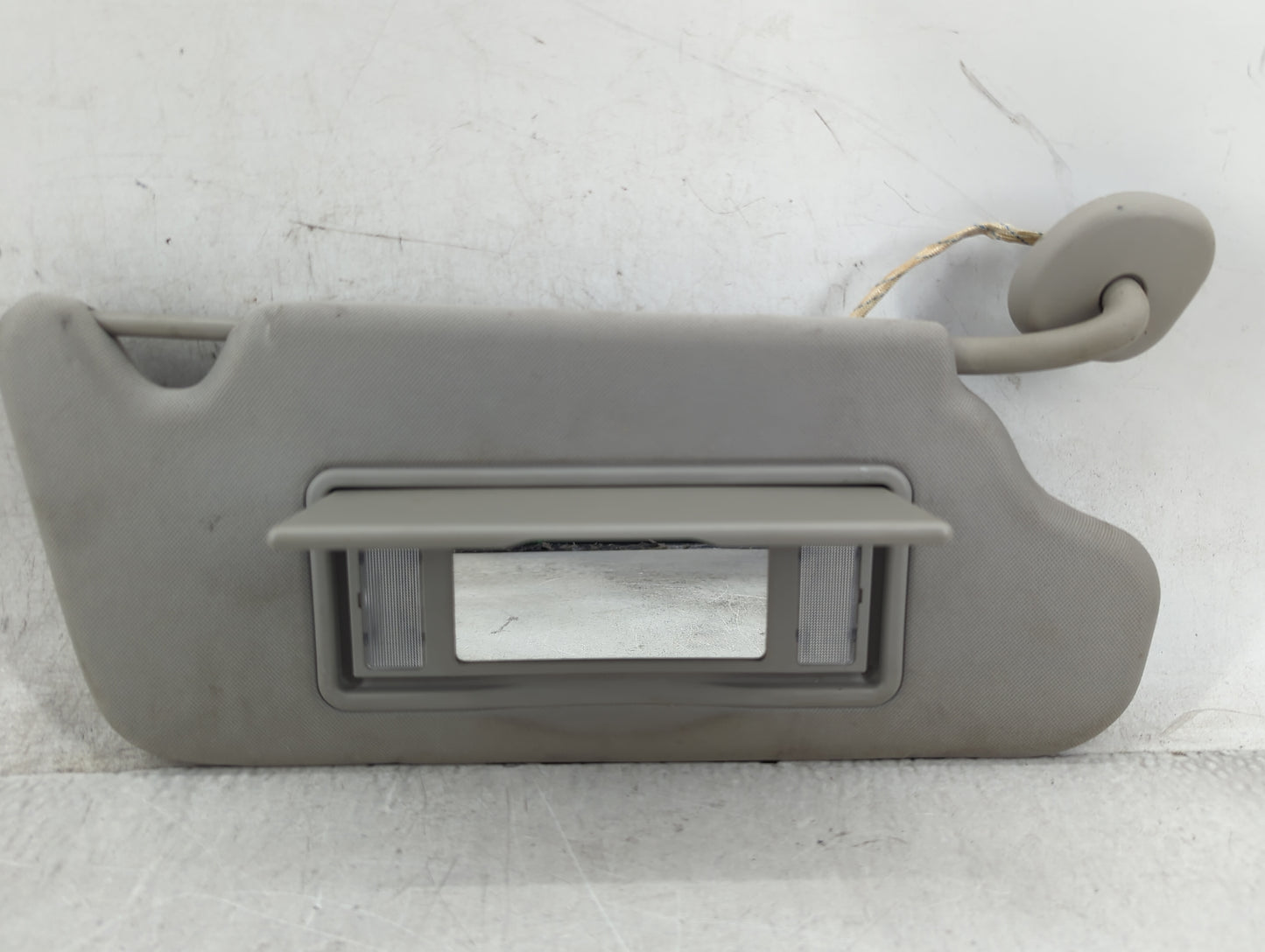 2014 Chevrolet Impala Limited Sun Visor Shade Replacement Passenger Right Mirror Fits OEM Used Auto Parts - Oemusedautoparts