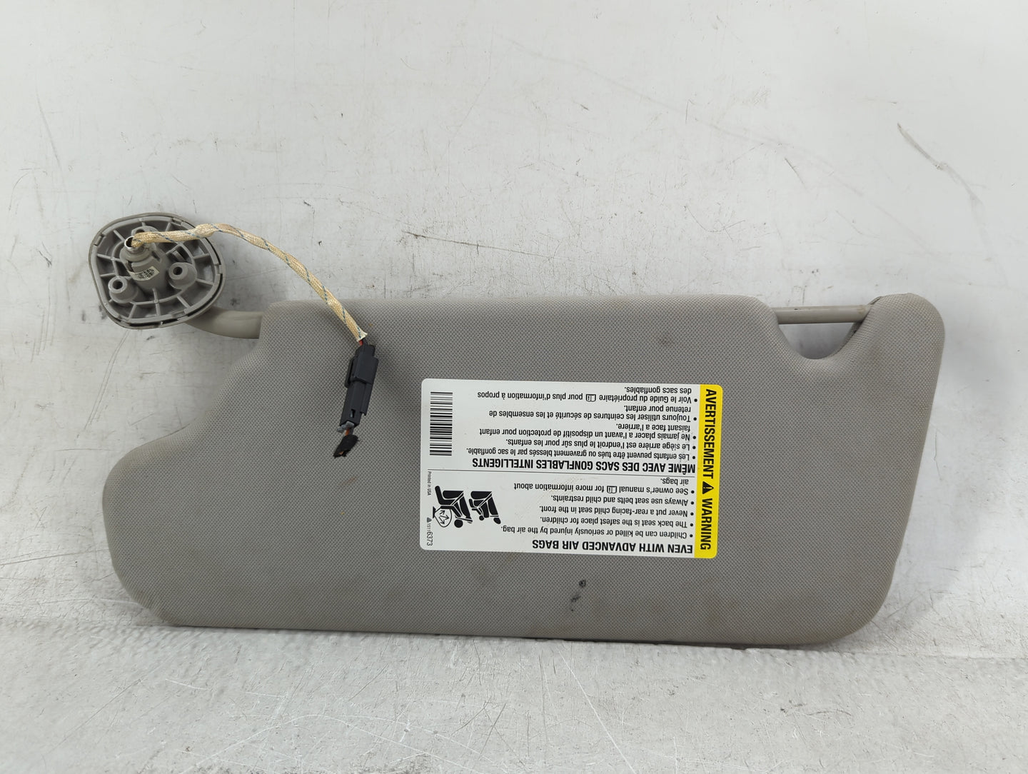 2014 Chevrolet Impala Limited Sun Visor Shade Replacement Passenger Right Mirror Fits OEM Used Auto Parts - Oemusedautoparts