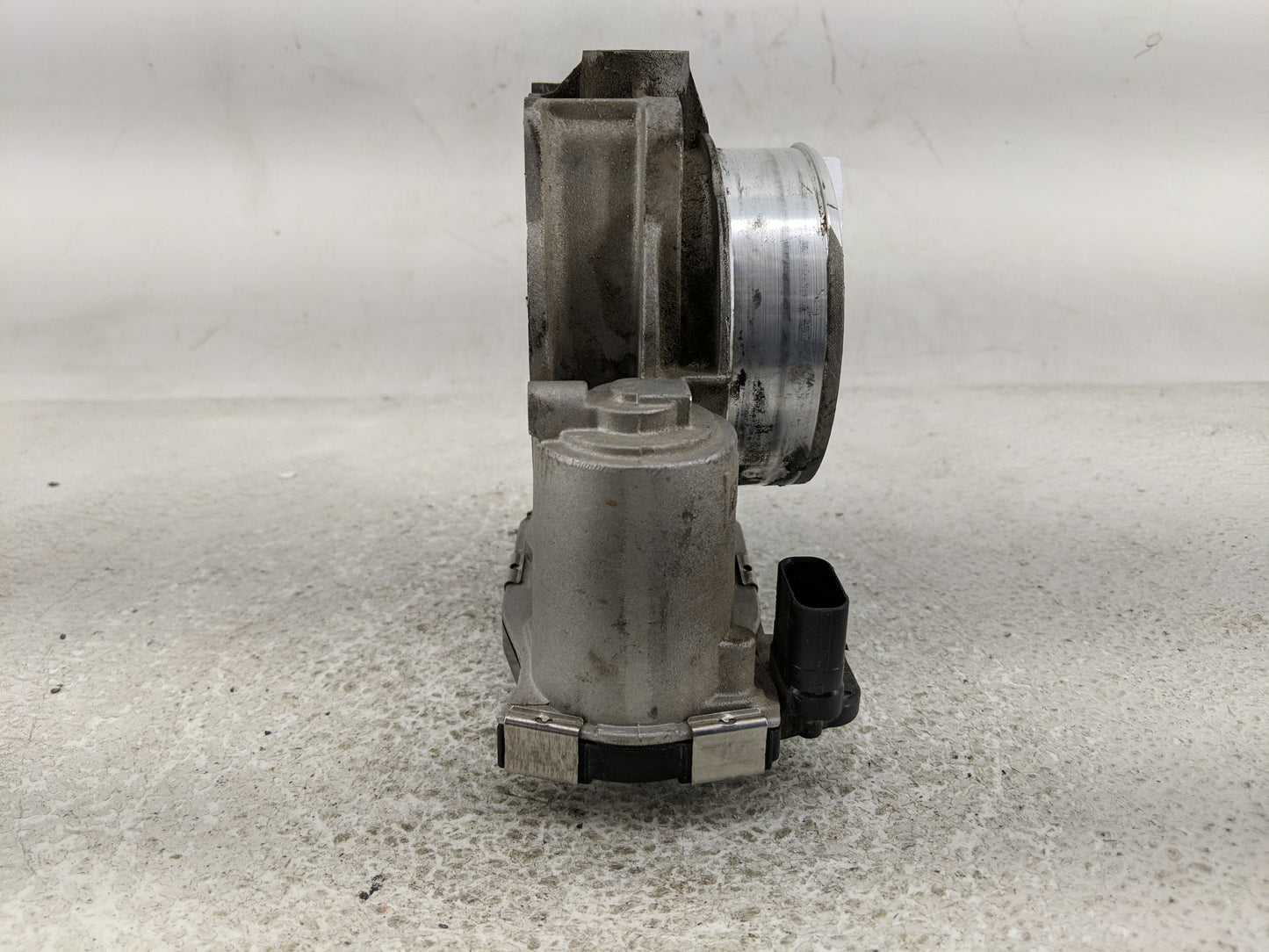 2014 Chevrolet Impala Limited Throttle Body Fits Fits 2012 2013 2015 2016 2017 2018 2019 2020 2021 2022 OEM Used Auto Parts 