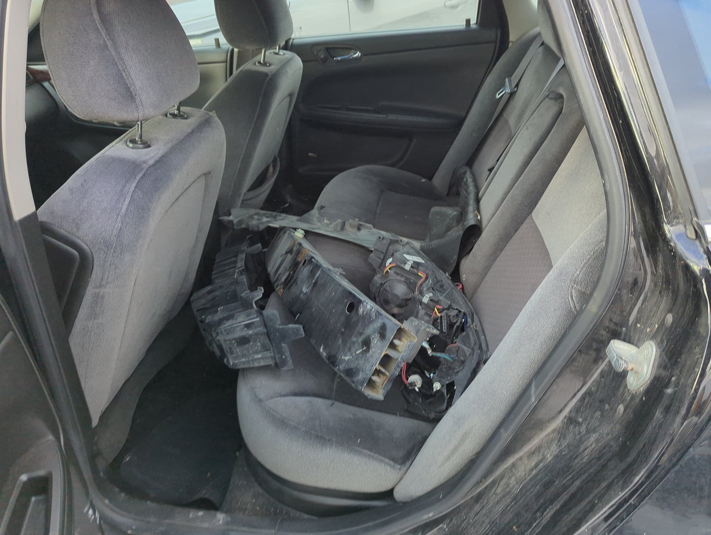 2014 Chevrolet Impala Limited Rear Seat Oem 1316482 - Oemusedautoparts1.com