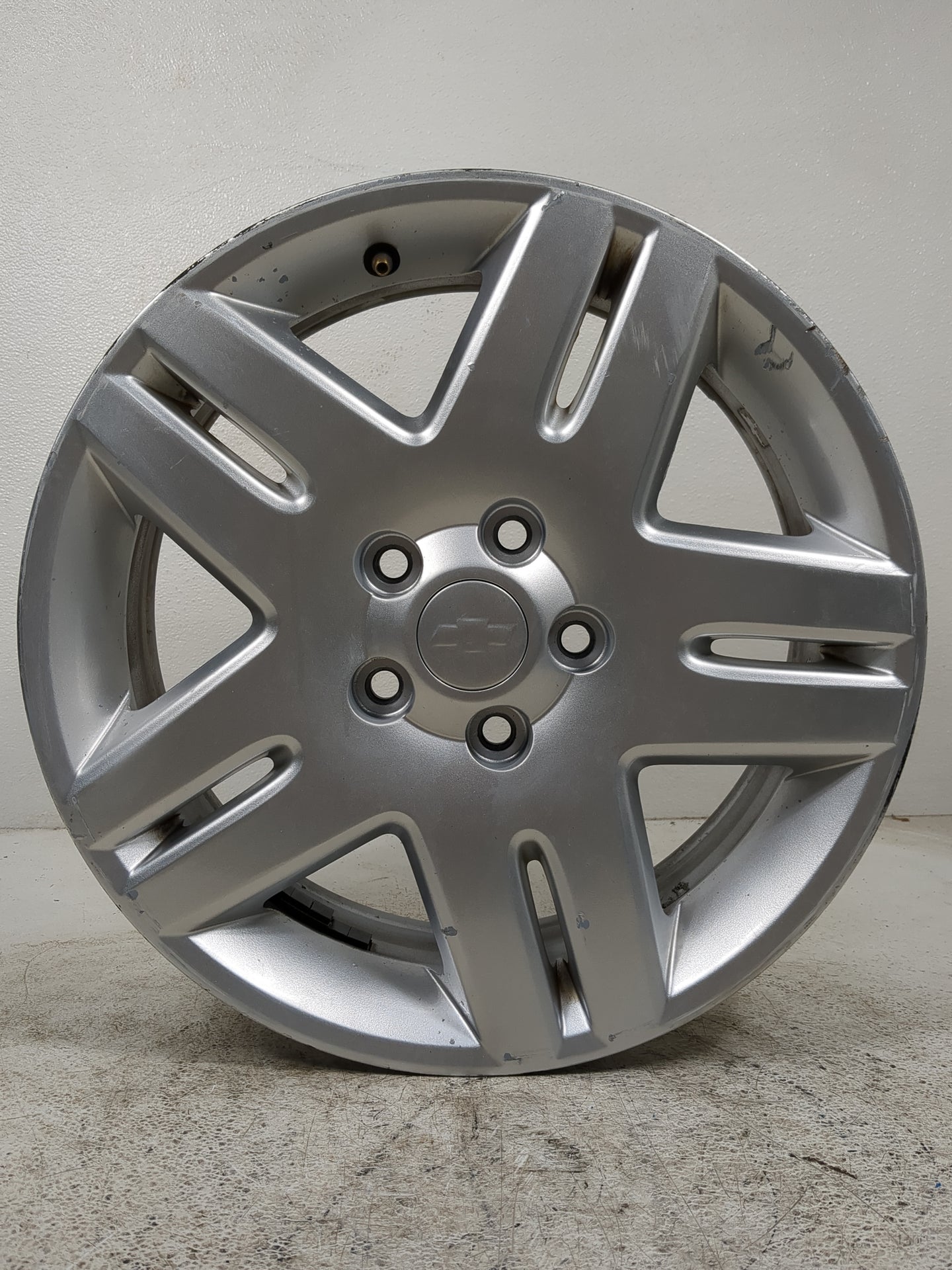 2014 Chevrolet Impala Limited Oem Wheel Rim - Oemusedautoparts1.com