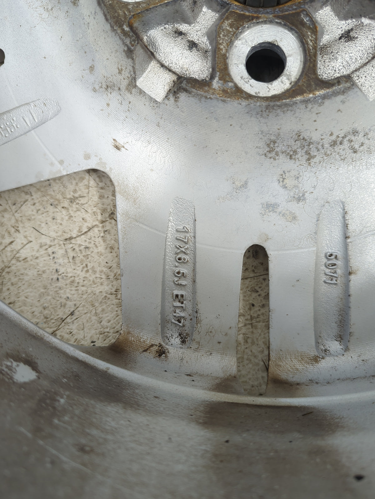 2014 Chevrolet Impala Limited Oem Wheel Rim - Oemusedautoparts1.com