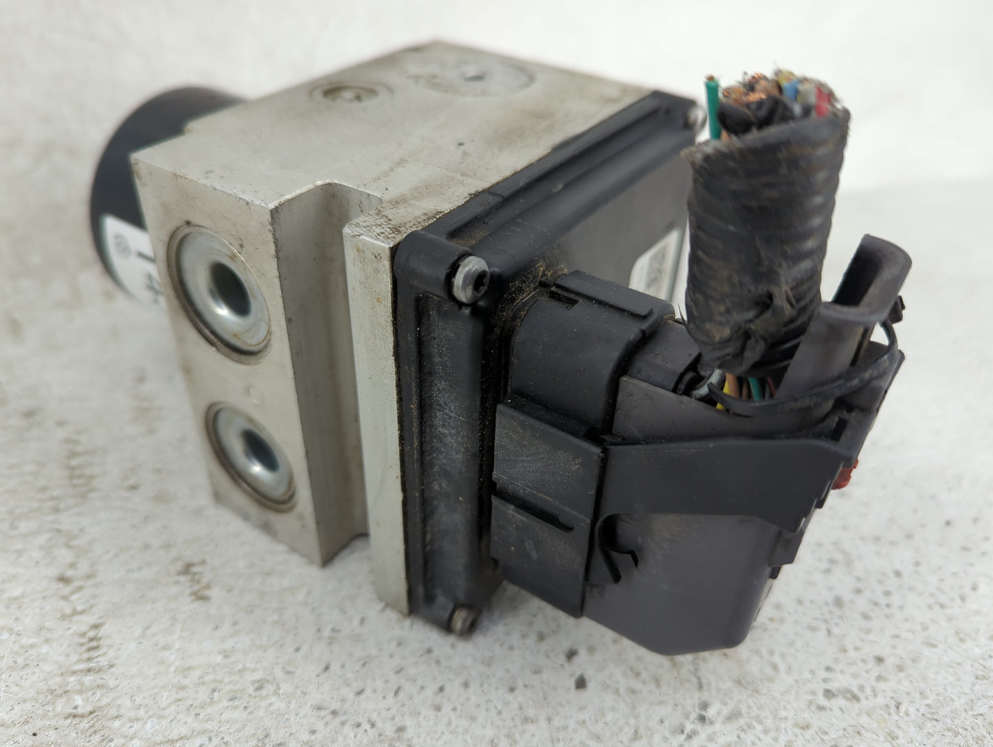 2014 Chevrolet Impala Limited ABS Pump Control Module Replacement P/N:20864448 Fits Fits 2012 2013 2015 2016 OEM Used Auto P