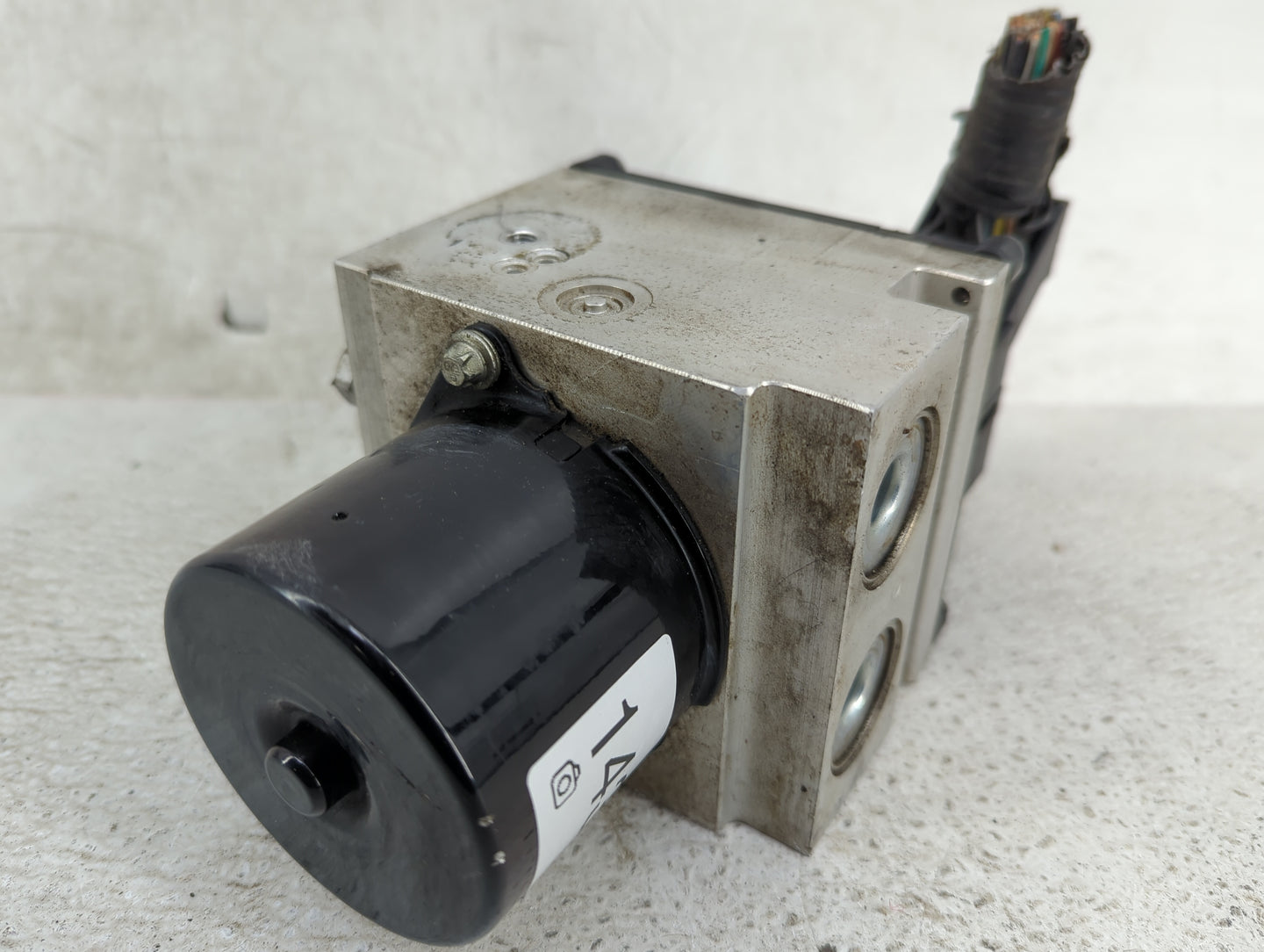 2014 Chevrolet Impala Limited ABS Pump Control Module Replacement P/N:20864448 Fits Fits 2012 2013 2015 2016 OEM Used Auto P