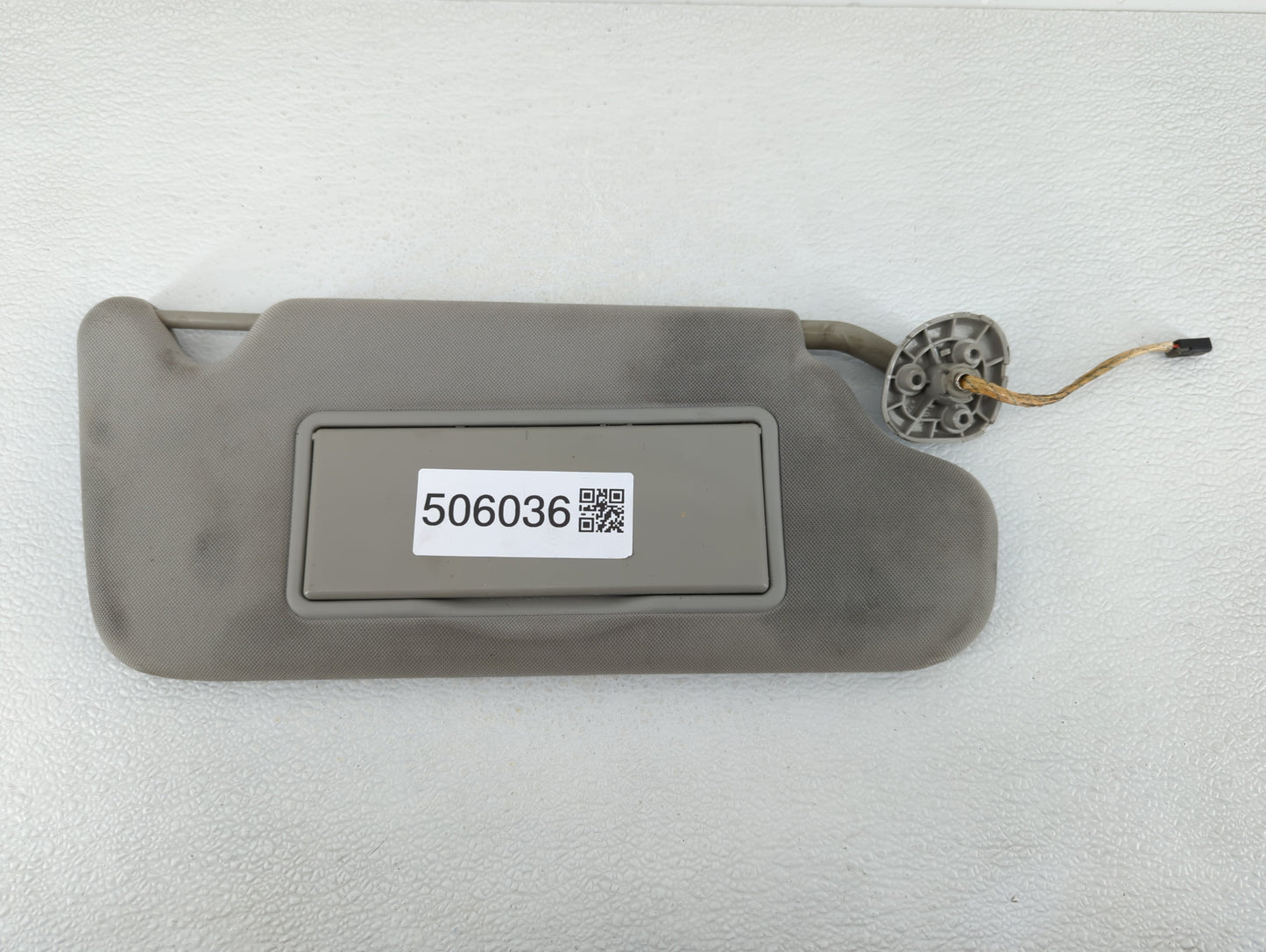 2014 Chevrolet Impala Limited Sun Visor Shade Replacement Passenger Right Mirror Fits OEM Used Auto Parts - Oemusedautoparts