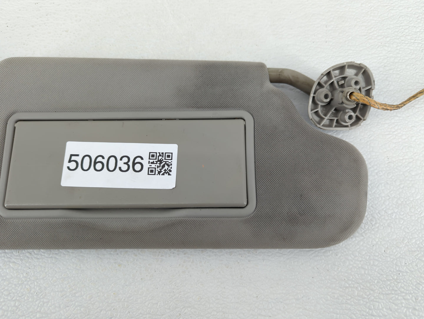 2014 Chevrolet Impala Limited Sun Visor Shade Replacement Passenger Right Mirror Fits OEM Used Auto Parts - Oemusedautoparts