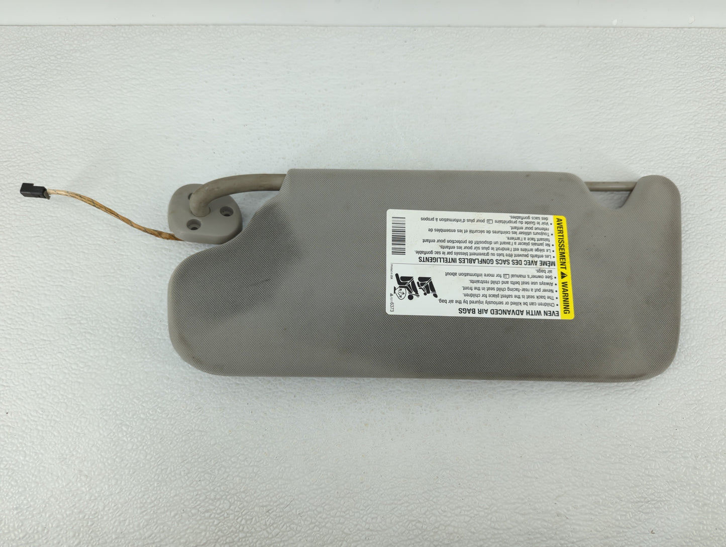 2014 Chevrolet Impala Limited Sun Visor Shade Replacement Passenger Right Mirror Fits OEM Used Auto Parts - Oemusedautoparts