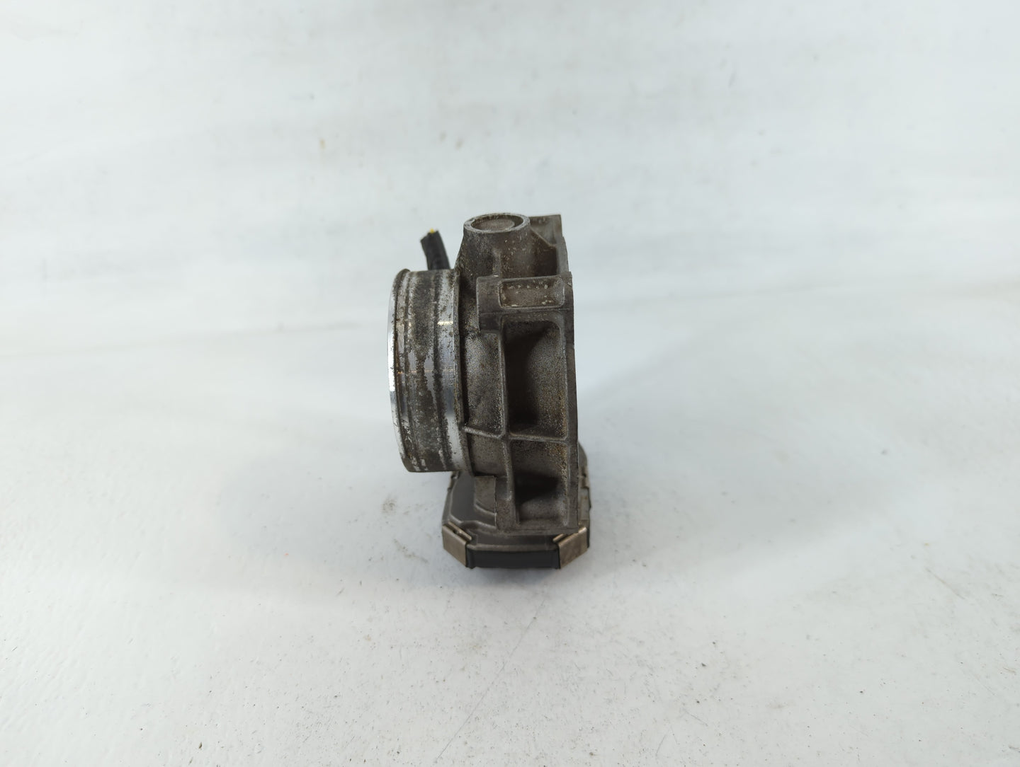 2014 Chevrolet Impala Limited Throttle Body P/N:12632172BA Fits Fits 2012 2013 2015 2016 2017 2018 2019 2020 2021 2022 OEM U