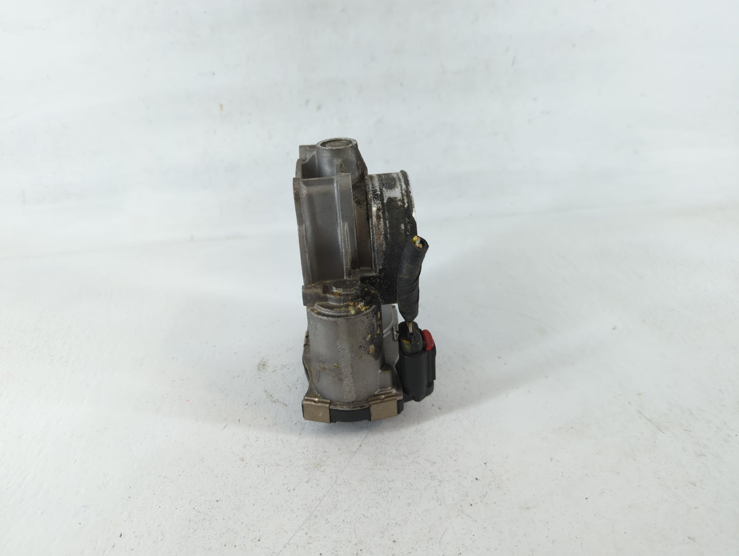 2014 Chevrolet Impala Limited Throttle Body P/N:12632172BA Fits Fits 2012 2013 2015 2016 2017 2018 2019 2020 2021 2022 OEM U