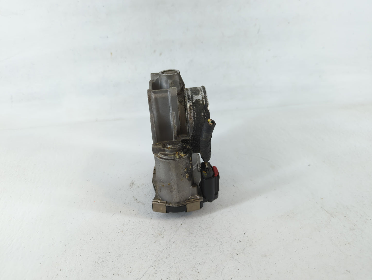 2014 Chevrolet Impala Limited Throttle Body P/N:12632172BA Fits Fits 2012 2013 2015 2016 2017 2018 2019 2020 2021 2022 OEM U