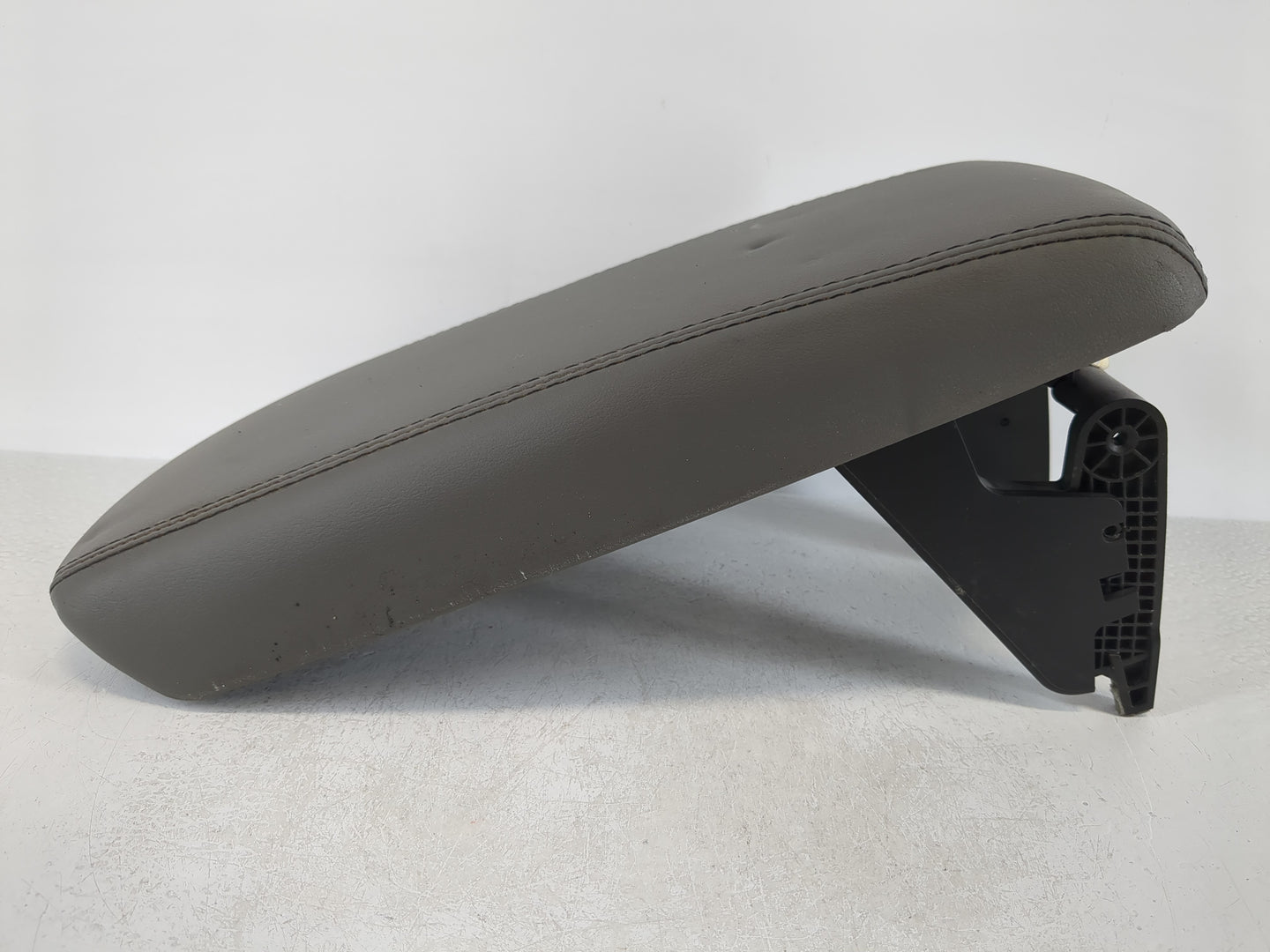 2014 Chevrolet Malibu Center Console Armrest Cover Lid Fits OEM Used Auto Parts - Oemusedautoparts1.com