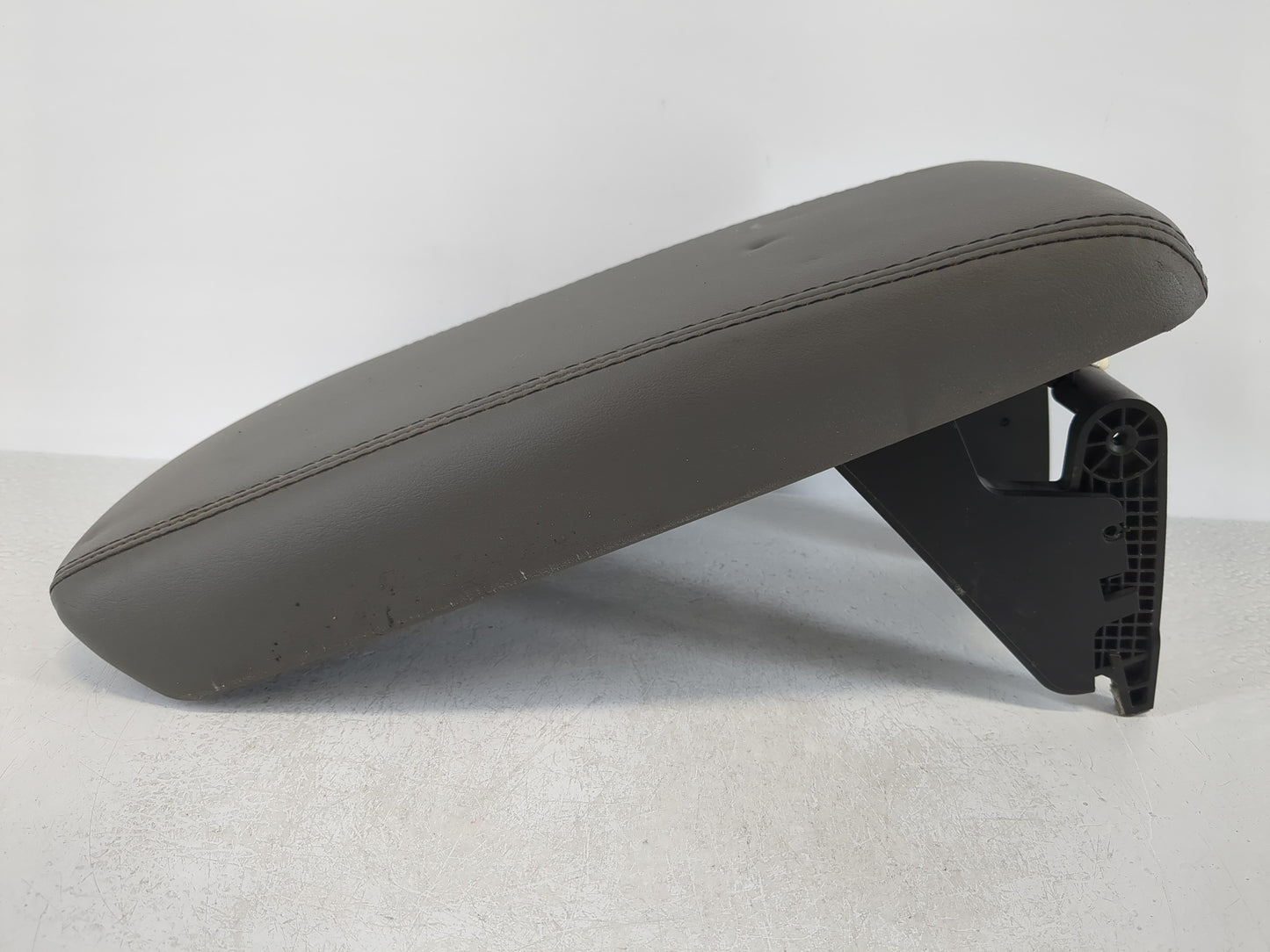 2014 Chevrolet Malibu Center Console Armrest Cover Lid Fits OEM Used Auto Parts - Oemusedautoparts1.com
