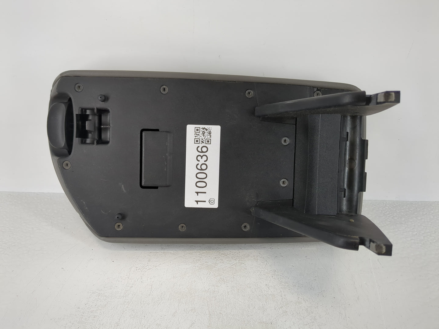 2014 Chevrolet Malibu Center Console Armrest Cover Lid Fits OEM Used Auto Parts - Oemusedautoparts1.com