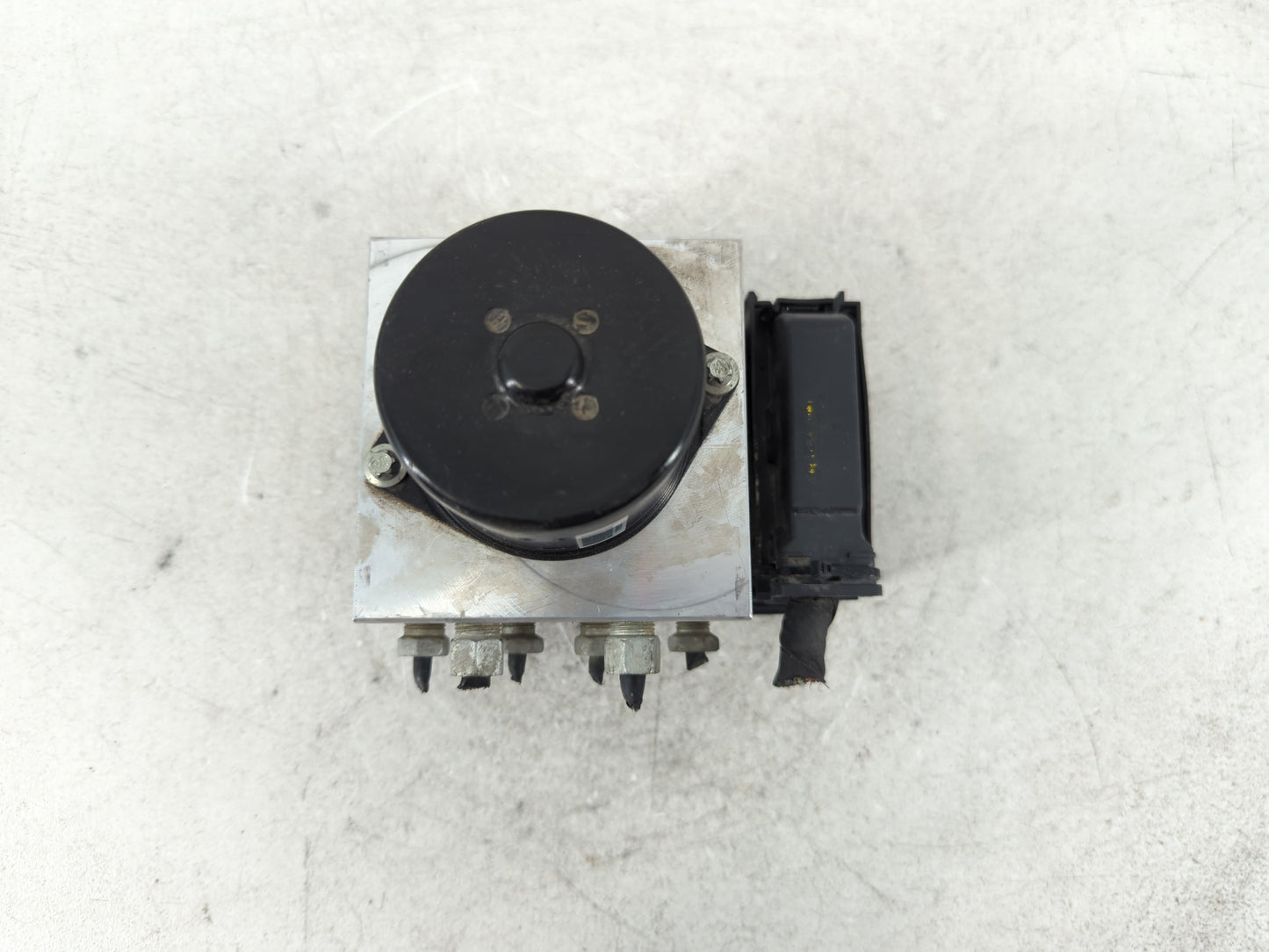 2013-2016 Chevrolet Malibu ABS Pump Control Module Replacement P/N:22863598 Fits Fits 2012 2013 2014 2015 2016 OEM Used Auto