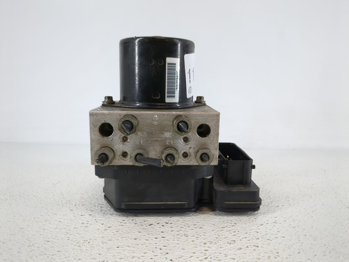 2013-2016 Chevrolet Malibu ABS Pump Control Module Replacement P/N:22863598 Fits Fits 2012 2013 2014 2015 2016 OEM Used Auto