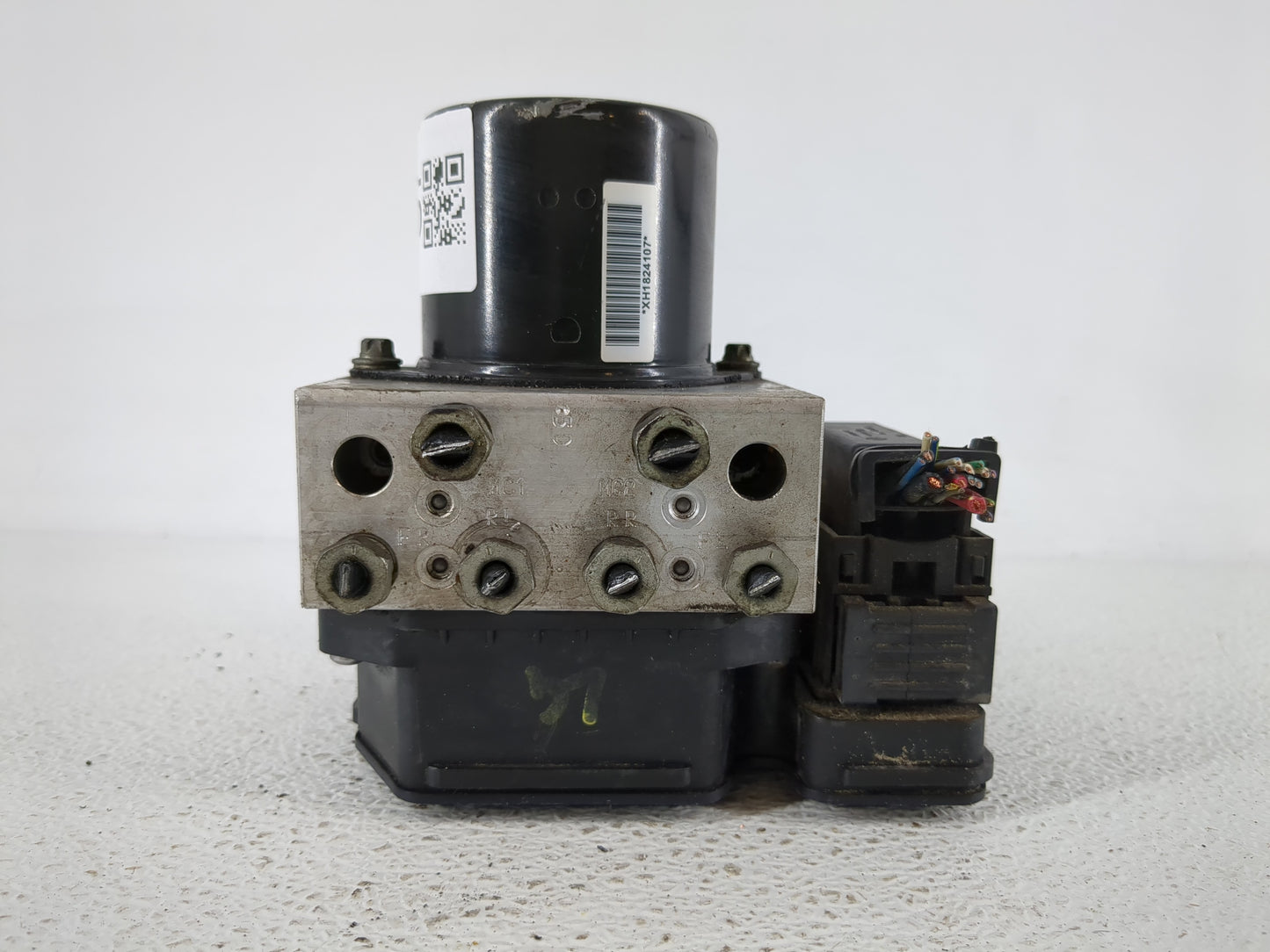 2013-2016 Chevrolet Malibu ABS Pump Control Module Replacement P/N:22863598 Fits Fits 2012 2013 2014 2015 2016 OEM Used Auto