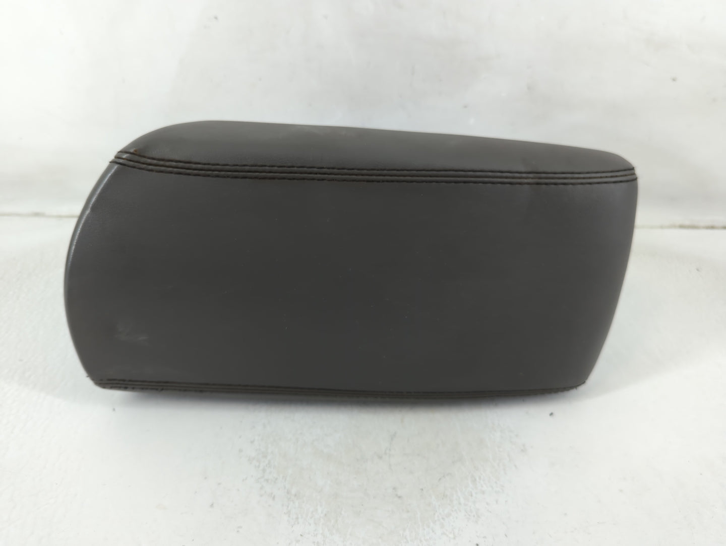 2014 Chevrolet Malibu Center Console Armrest Cover Lid Fits OEM Used Auto Parts - Oemusedautoparts1.com