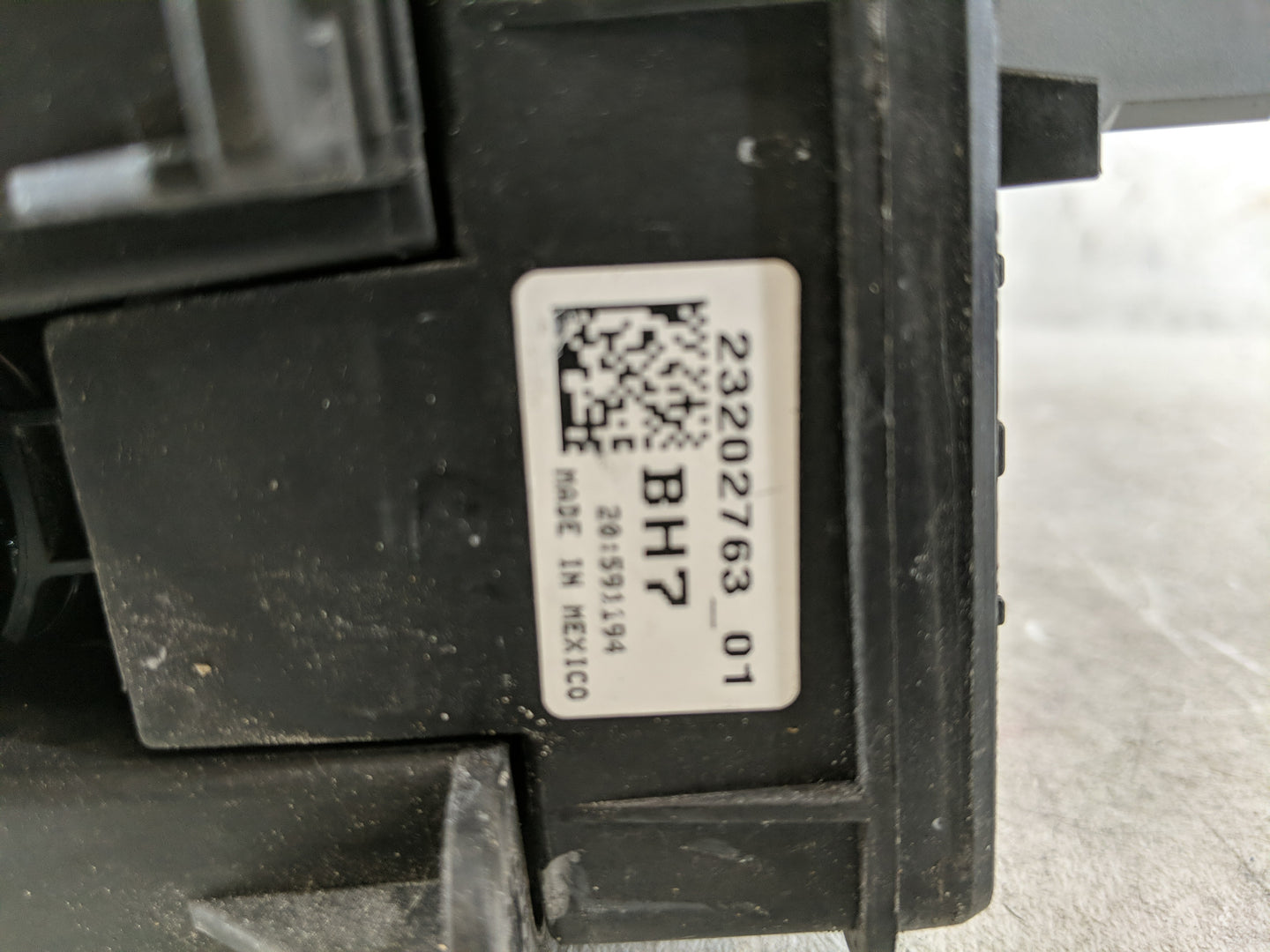 2014-2016 Chevrolet Malibu Fusebox Fuse Box Panel Relay Module P/N:23202763 01 Fits Fits 2014 2015 2016 OEM Used Auto Parts 