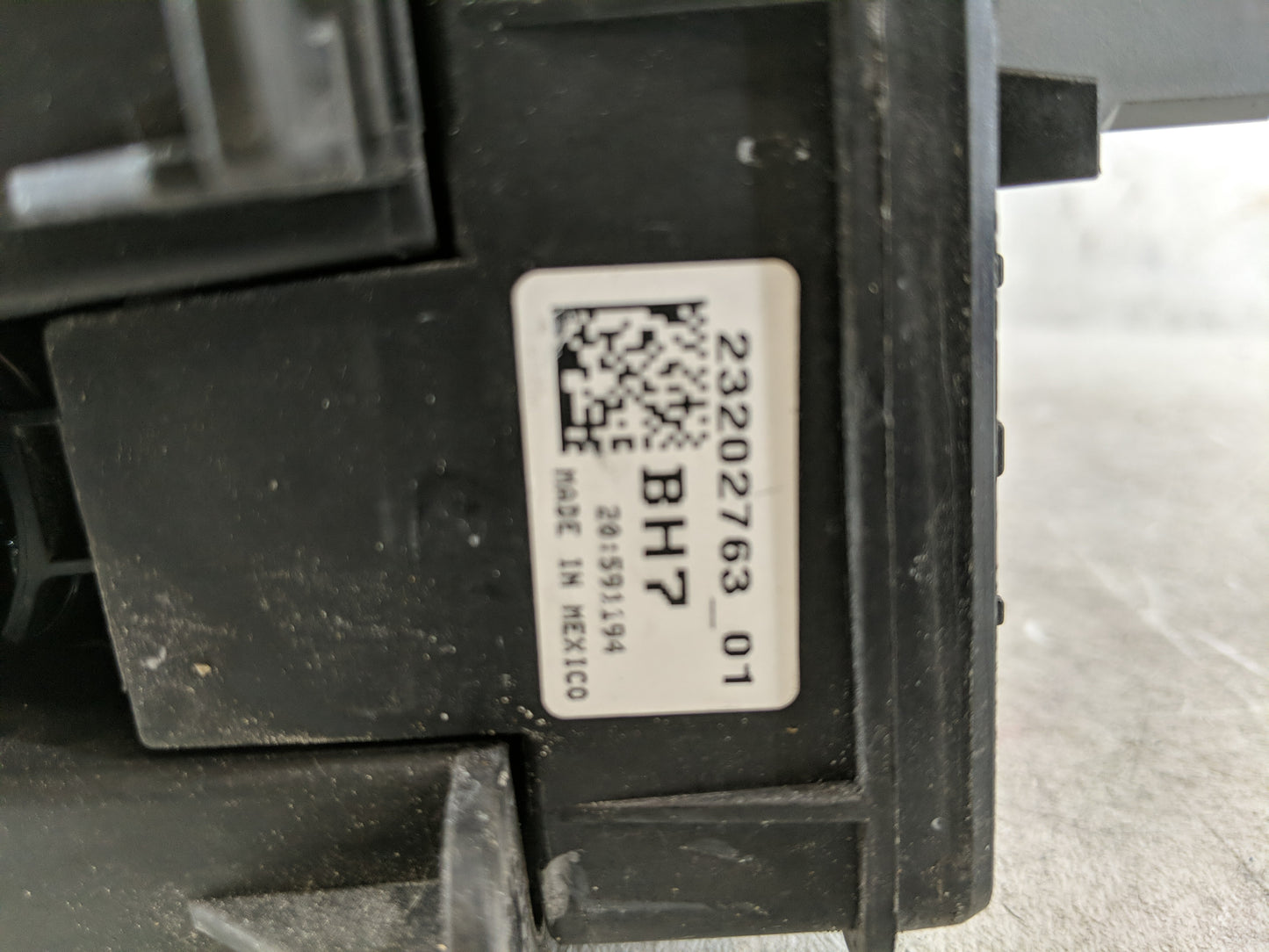 2014-2016 Chevrolet Malibu Fusebox Fuse Box Panel Relay Module P/N:23202763 01 Fits Fits 2014 2015 2016 OEM Used Auto Parts 