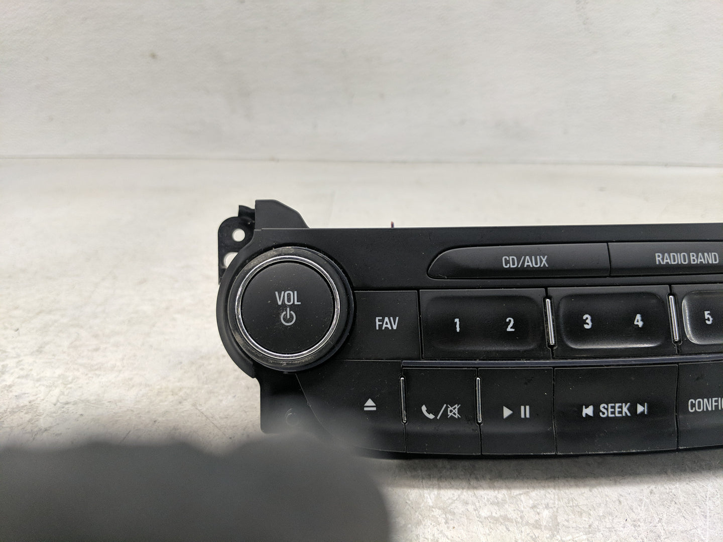 2014 Chevrolet Malibu Radio AM FM Cd Player Receiver Replacement Fits OEM Used Auto Parts - Oemusedautoparts1.com