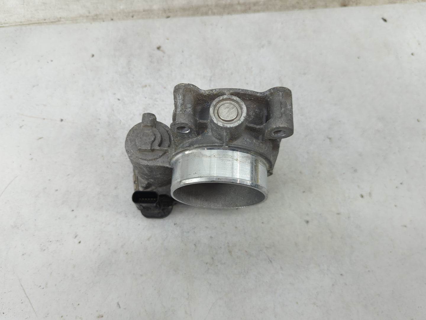 2013-2015 Chevrolet Malibu Throttle Body Fits Fits 2013 2014 2015 2017 2018 2019 2020 OEM Used Auto Parts - Oemusedautoparts