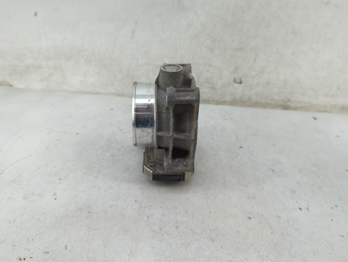 2013-2015 Chevrolet Malibu Throttle Body Fits Fits 2013 2014 2015 2017 2018 2019 2020 OEM Used Auto Parts - Oemusedautoparts