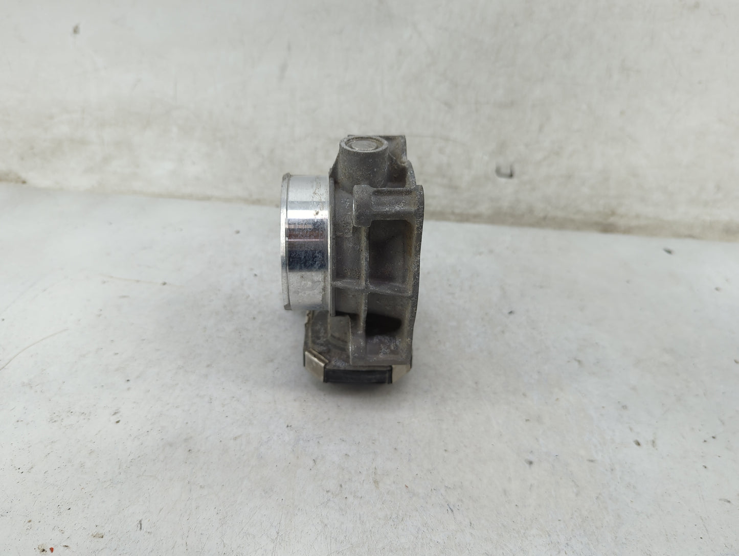 2013-2015 Chevrolet Malibu Throttle Body Fits Fits 2013 2014 2015 2017 2018 2019 2020 OEM Used Auto Parts - Oemusedautoparts
