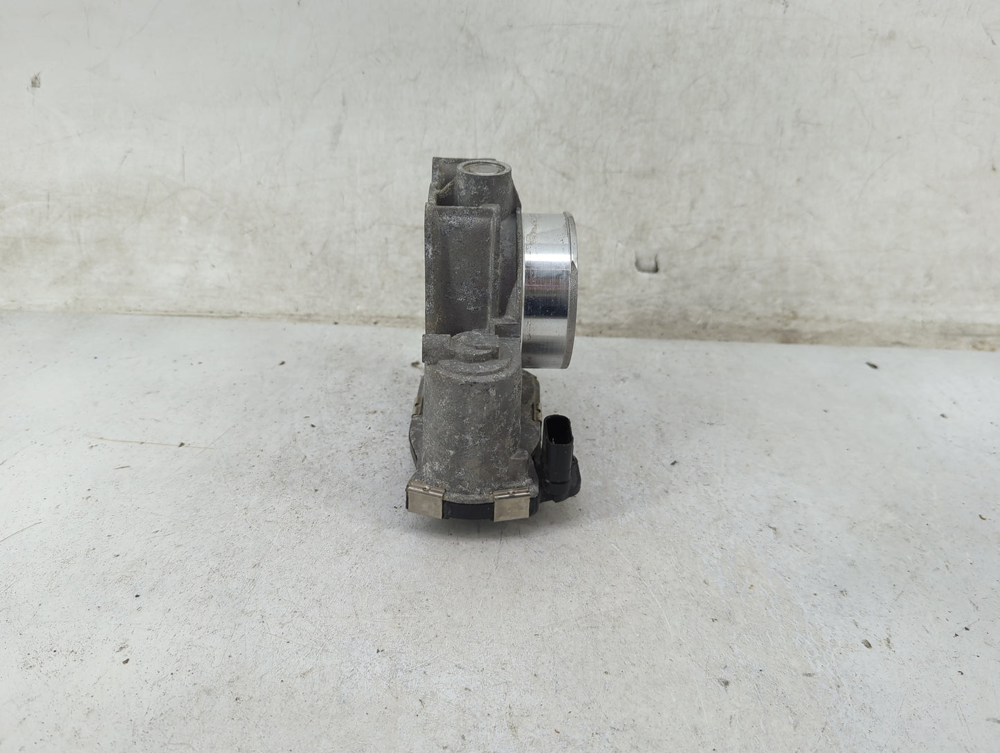 2013-2015 Chevrolet Malibu Throttle Body Fits Fits 2013 2014 2015 2017 2018 2019 2020 OEM Used Auto Parts - Oemusedautoparts