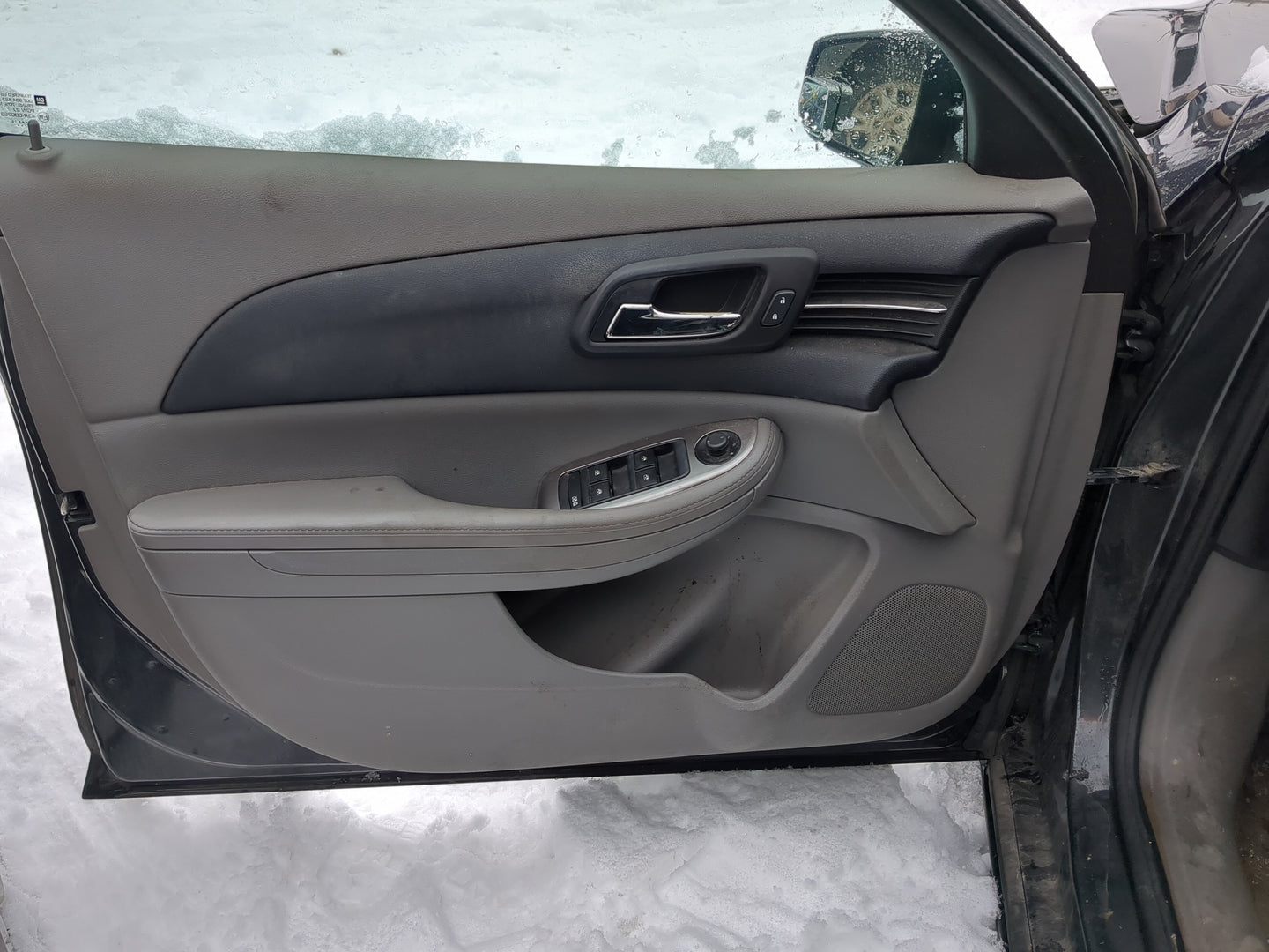 2014 Chevrolet Malibu Front Left Driver Interior Door Panel Trim 1258693 - Oemusedautoparts1.com