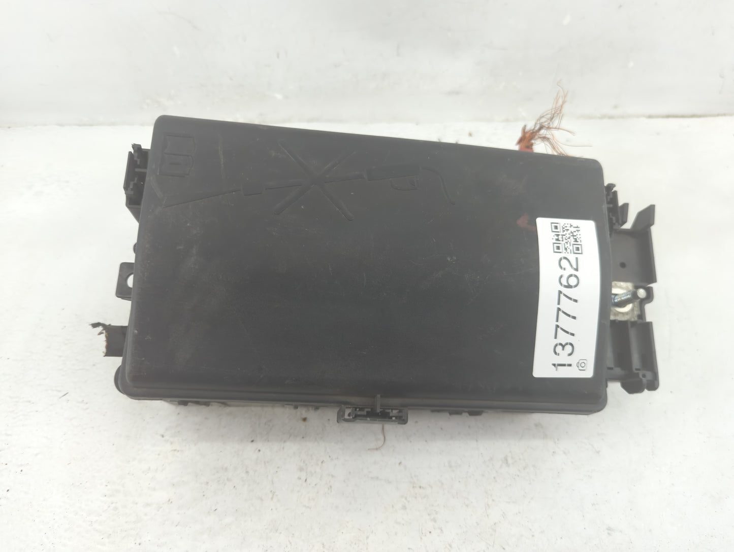 2014-2016 Chevrolet Malibu Fusebox Fuse Box Panel Relay Module P/N:812461952 Fits Fits 2014 2015 2016 OEM Used Auto Parts - 