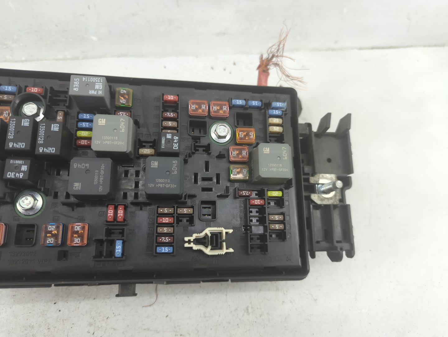 2014-2016 Chevrolet Malibu Fusebox Fuse Box Panel Relay Module P/N:812461952 Fits Fits 2014 2015 2016 OEM Used Auto Parts - 