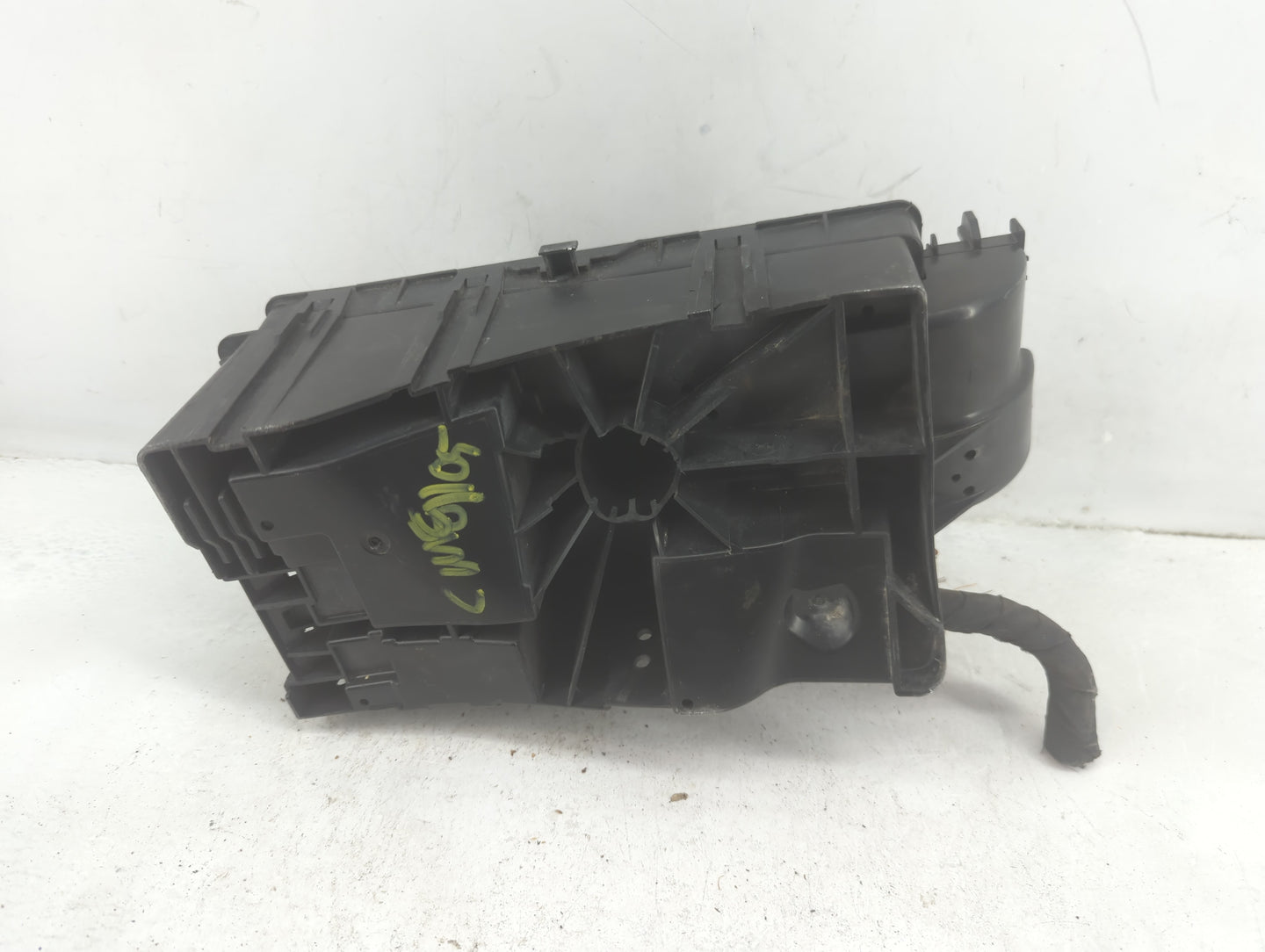 2014-2016 Chevrolet Malibu Fusebox Fuse Box Panel Relay Module P/N:812461952 Fits Fits 2014 2015 2016 OEM Used Auto Parts - 