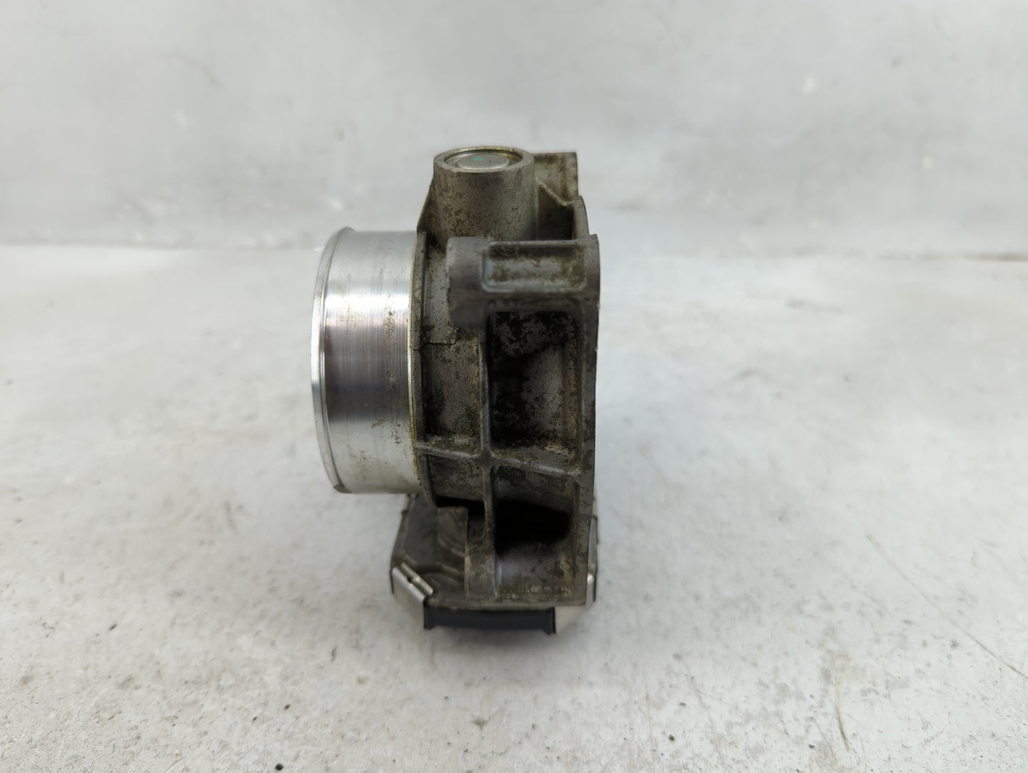 2013-2015 Chevrolet Malibu Throttle Body P/N:12627217DA Fits Fits 2013 2014 2015 2017 2018 2019 2020 OEM Used Auto Parts - O