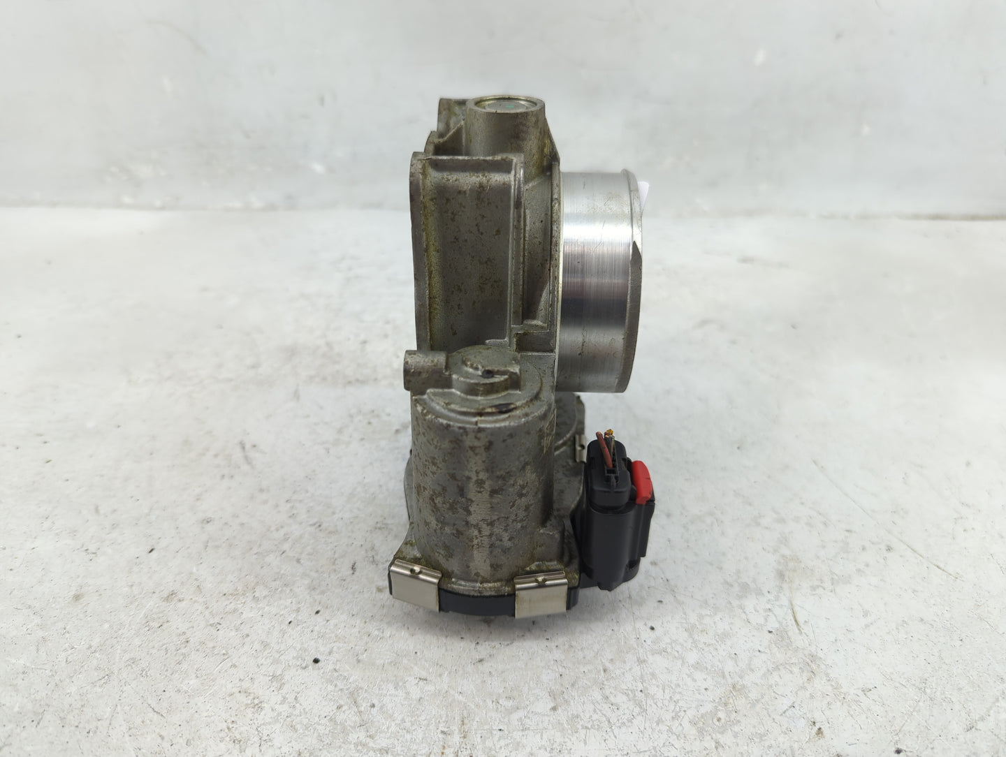 2013-2015 Chevrolet Malibu Throttle Body P/N:12627217DA Fits Fits 2013 2014 2015 2017 2018 2019 2020 OEM Used Auto Parts - O