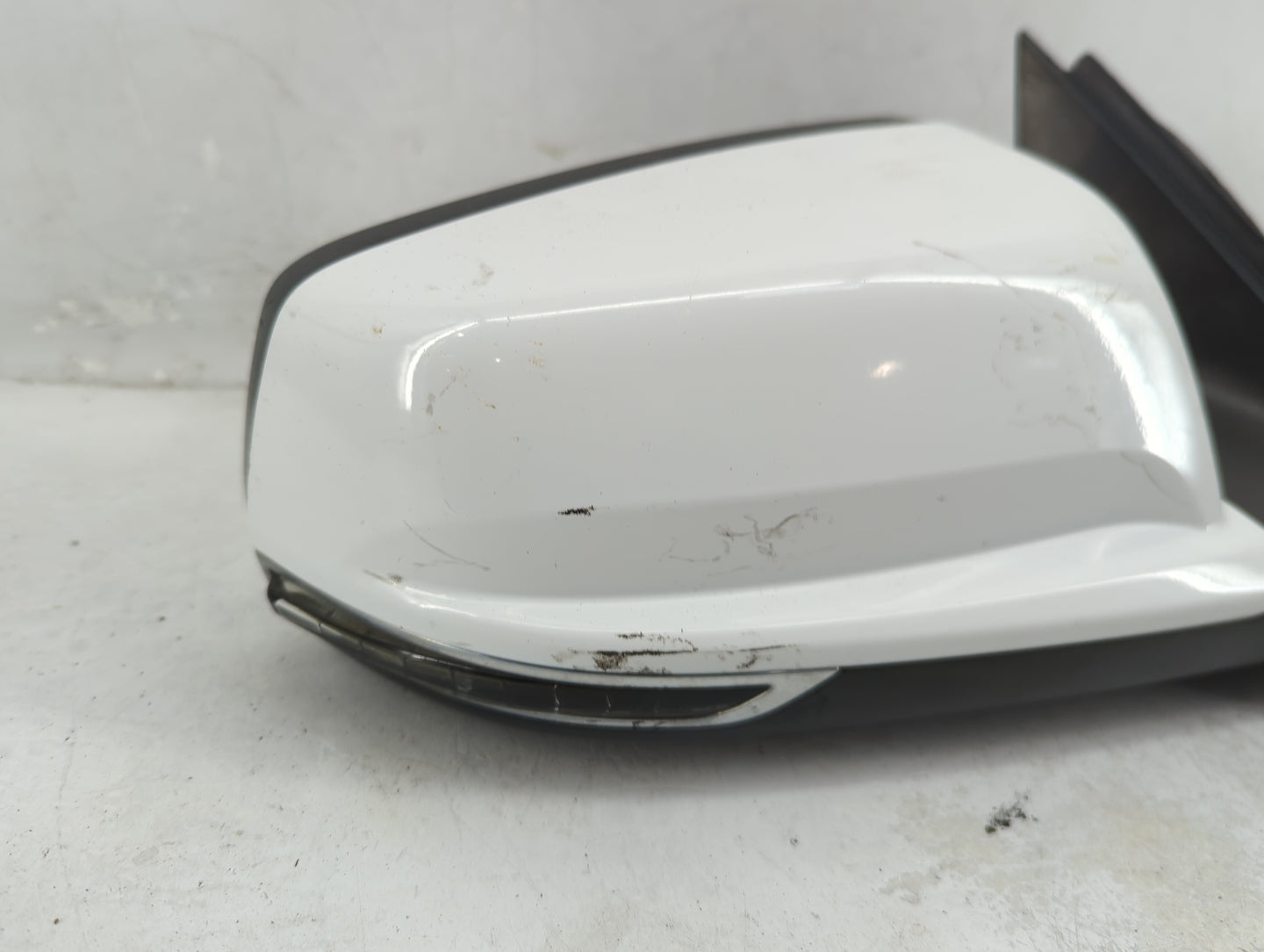 2014-2016 Chevrolet Malibu Passenger Side View Mirror - Right Door Mirror OEM Used - Oemusedautoparts1.com