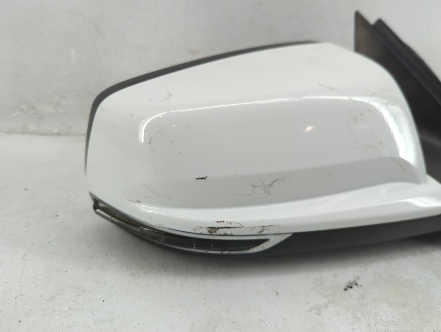 2014-2016 Chevrolet Malibu Passenger Side View Mirror - Right Door Mirror OEM Used - Oemusedautoparts1.com