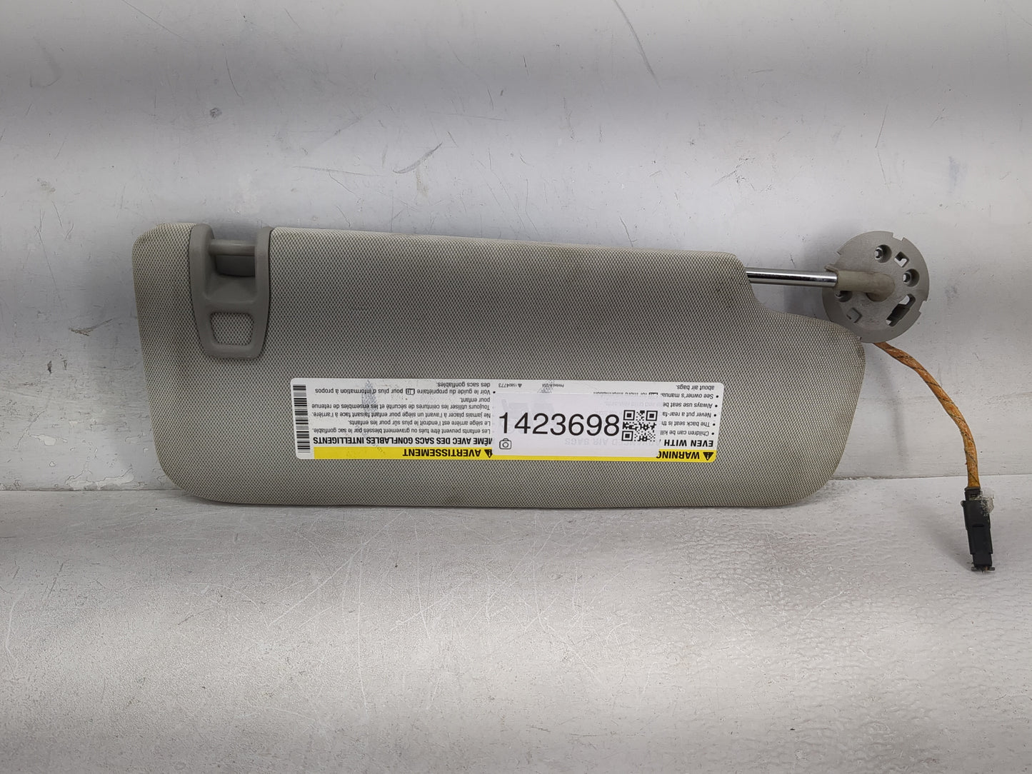 2013-2016 Chevrolet Malibu Sun Visor Shade Replacement Driver Left Mirror Fits Fits 2013 2014 2015 2016 OEM Used Auto Parts 