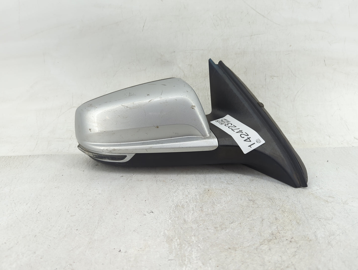 2014-2016 Chevrolet Malibu Passenger Side View Mirror - Right Door Mirror OEM Used - Oemusedautoparts1.com