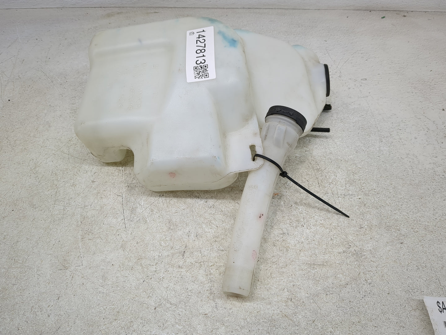 2013-2016 Chevrolet Malibu Windshield Washer Fluid Reservoir Bottle Oem - Oemusedautoparts1.com