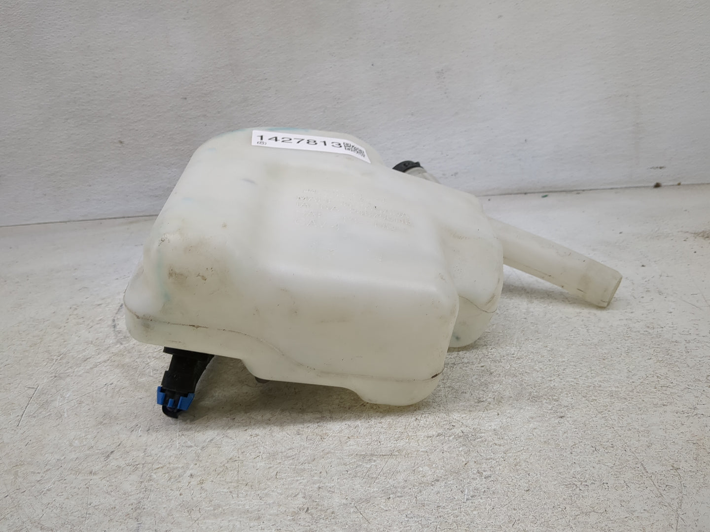 2013-2016 Chevrolet Malibu Windshield Washer Fluid Reservoir Bottle Oem - Oemusedautoparts1.com