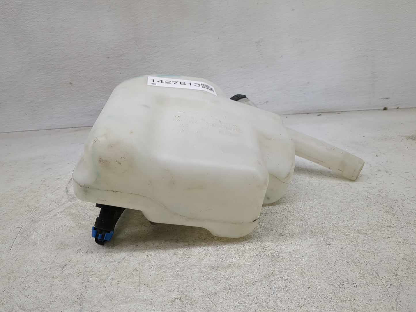 2013-2016 Chevrolet Malibu Windshield Washer Fluid Reservoir Bottle Oem - Oemusedautoparts1.com