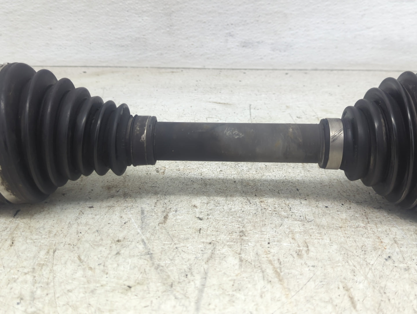 2013-2015 Chevrolet Malibu Axle Shaft Front Passenger Cv C/v - Oemusedautoparts1.com