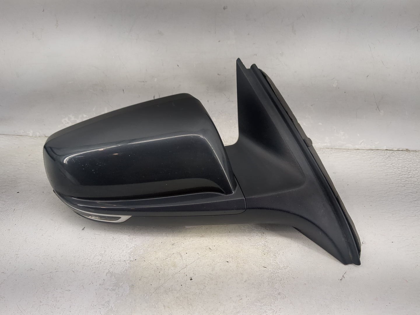 2014-2016 Chevrolet Malibu Passenger Side View Mirror - Right Door Mirror OEM Used - Oemusedautoparts1.com