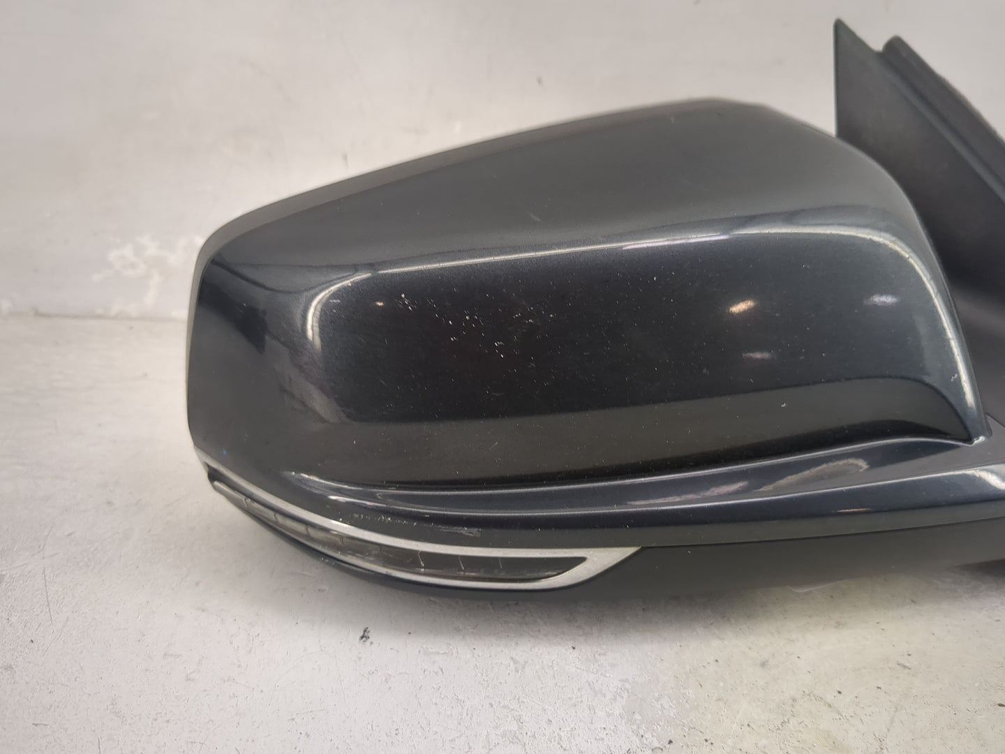 2014-2016 Chevrolet Malibu Passenger Side View Mirror - Right Door Mirror OEM Used - Oemusedautoparts1.com